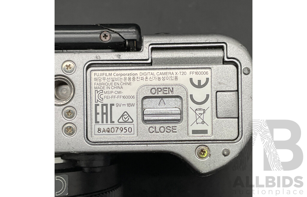 FUJIFILM X-T20 Mirrorless Camera with FUJINON 35mm Lens