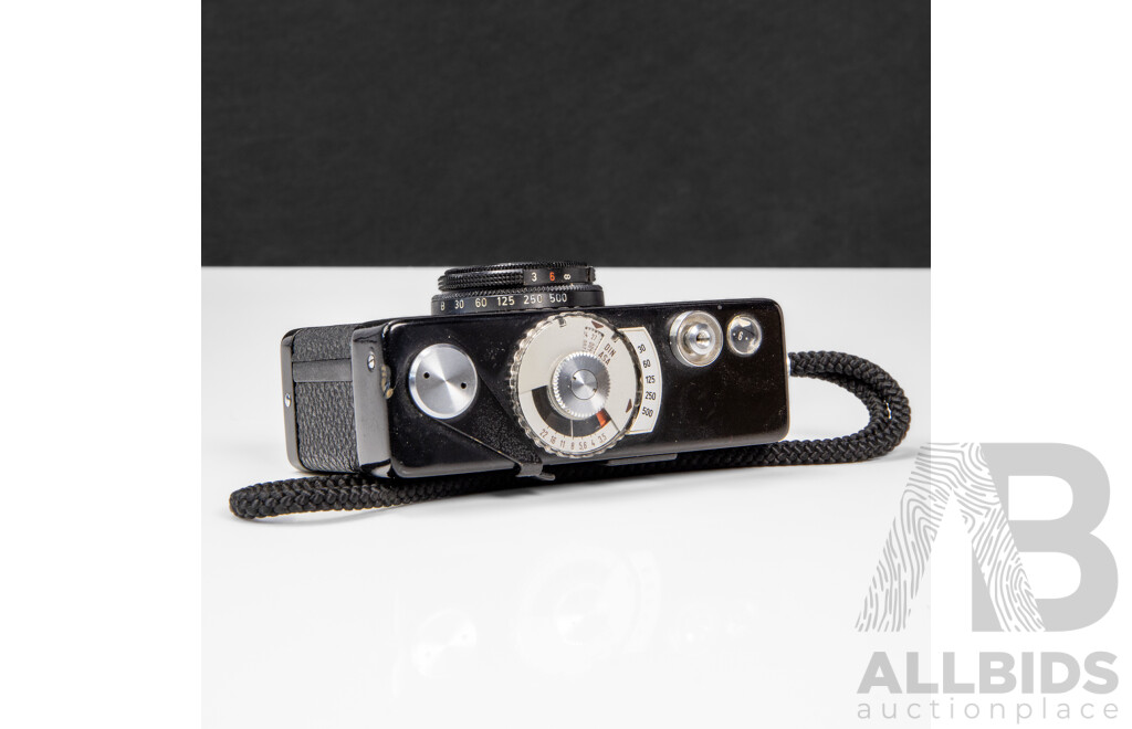 Rollei B35 35mm Film Camera with Triotar 40mm F/3.5 Lens