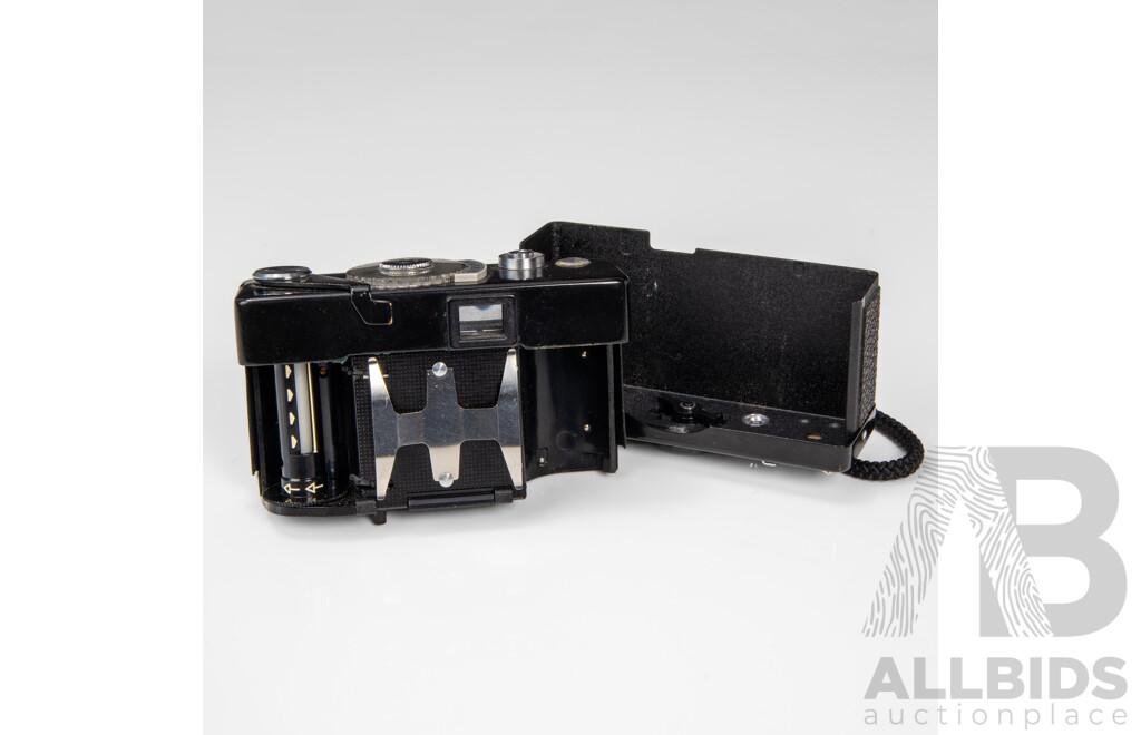 Rollei B35 35mm Film Camera with Triotar 40mm F/3.5 Lens