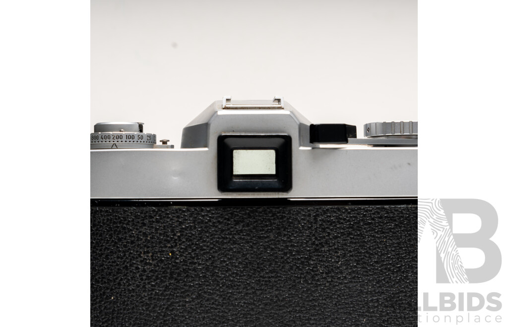 Leicaflex 35mm SLR Camera with Leitz Wetzlar Summicron-R 50mm F2 Lens
