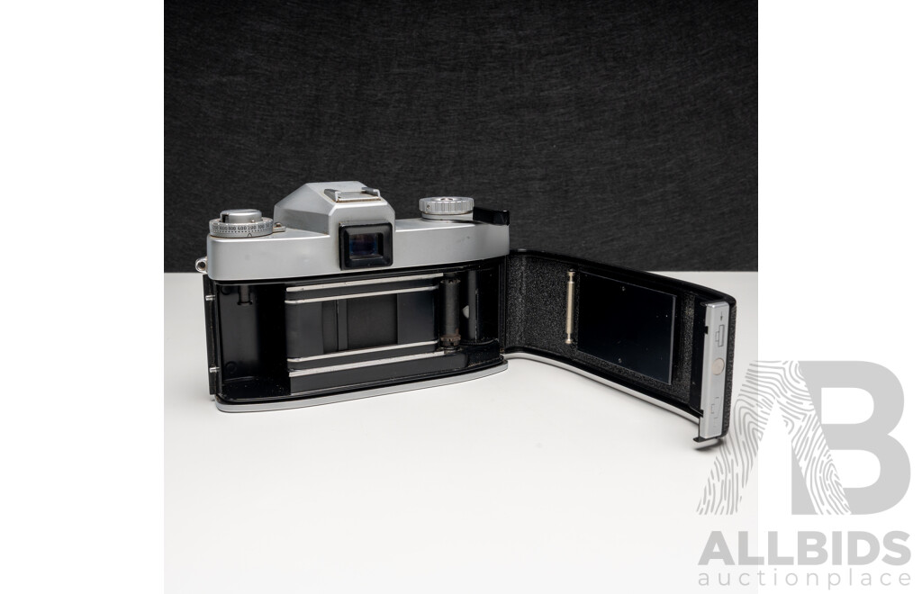Leicaflex 35mm SLR Camera with Leitz Wetzlar Summicron-R 50mm F2 Lens