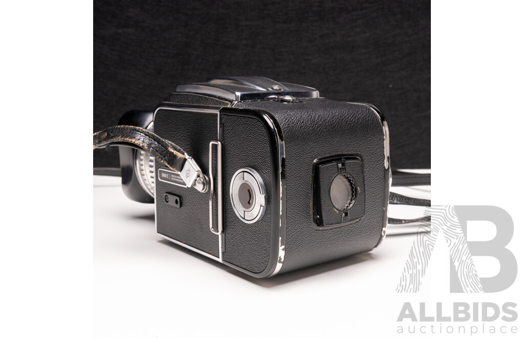 Hasselblad 500C Medium Format Camera with Carl Zeiss Planar 80mm F2.8 Lens