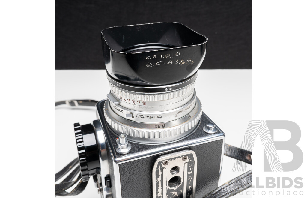 Hasselblad 500C Medium Format Camera with Carl Zeiss Planar 80mm F2.8 Lens
