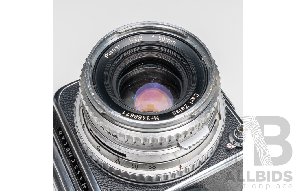 Hasselblad 500C Medium Format Camera with Carl Zeiss Planar 80mm F2.8 Lens