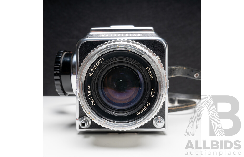 Hasselblad 500C Medium Format Camera with Carl Zeiss Planar 80mm F2.8 Lens