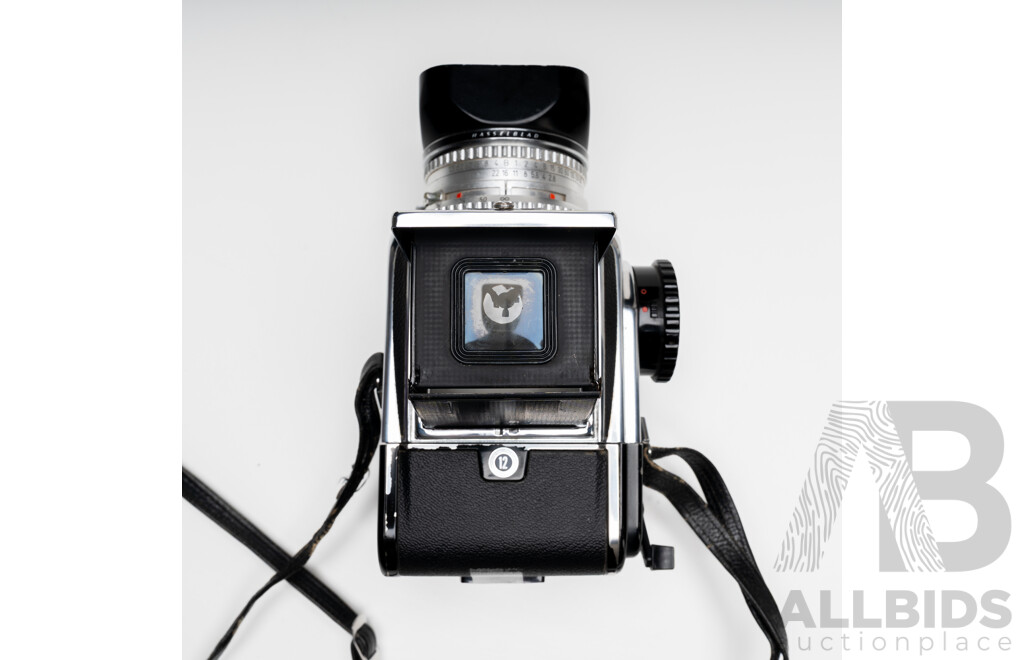 Hasselblad 500C Medium Format Camera with Carl Zeiss Planar 80mm F2.8 Lens