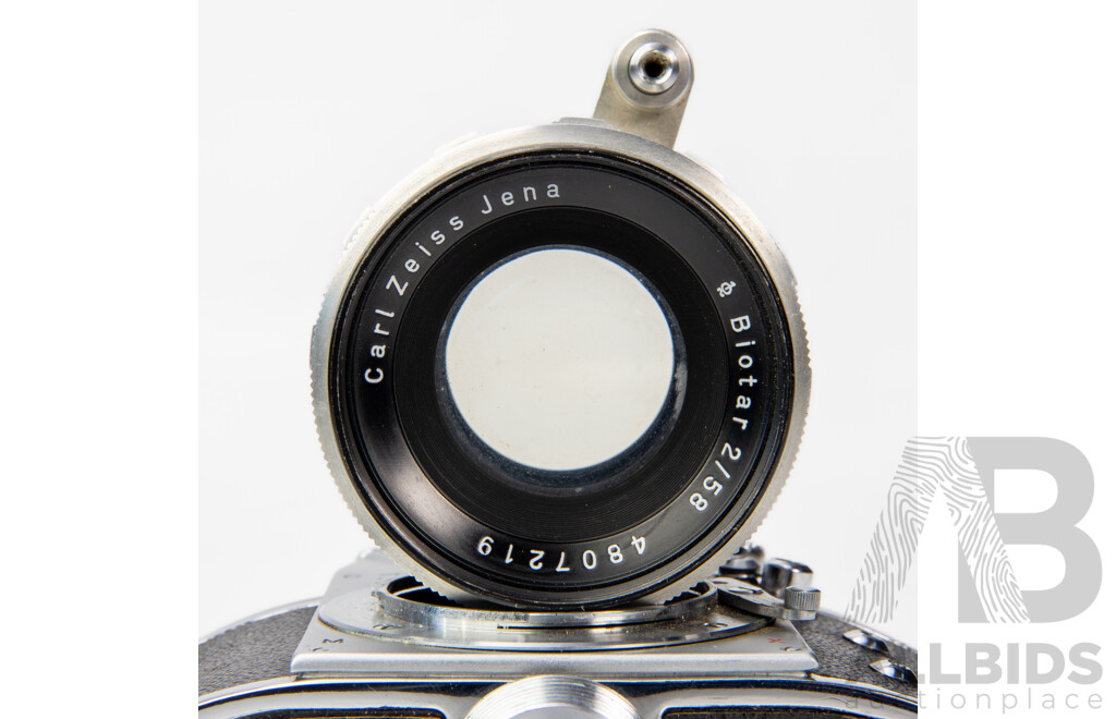 Exakta Varex VX 35mm SLR Camera with Carl Zeiss Jena Biotar 58mm F/2 Lens