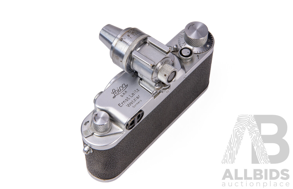 Leica IIIc 35mm Screw Mount Rangefinder Camera with Leitz Elmar 50mm F/3.5 Lens