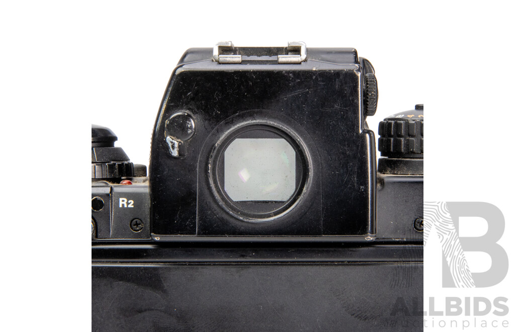 Nikon F4E 35mm SLR Camera with AF Nikkor 28–105mm F/3.5–4.5D Lens