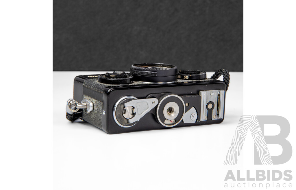 Rollei 35 SE Compact 35mm Film Camera with Sonnar 40mm F/2.8 Lens