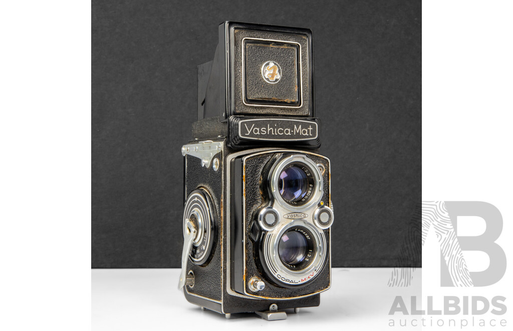 Yashica-Mat TLR Camera with Lumaxar 80mm F/3.5 Lens