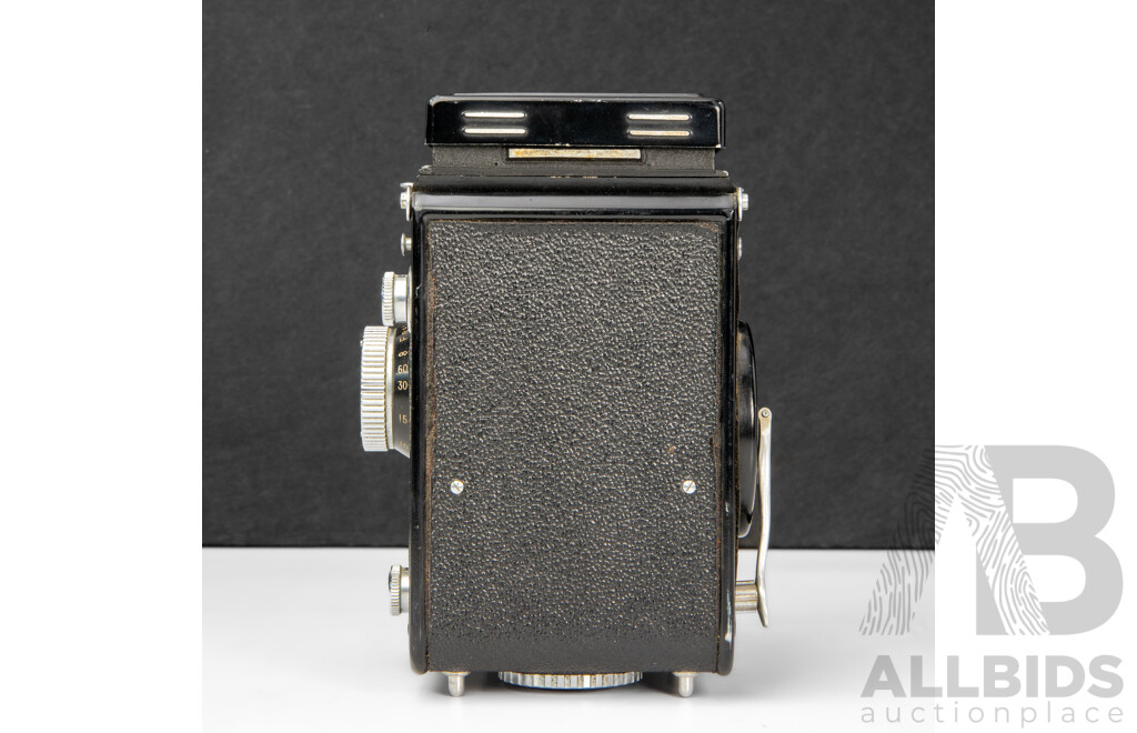 Yashica-Mat TLR Camera with Lumaxar 80mm F/3.5 Lens