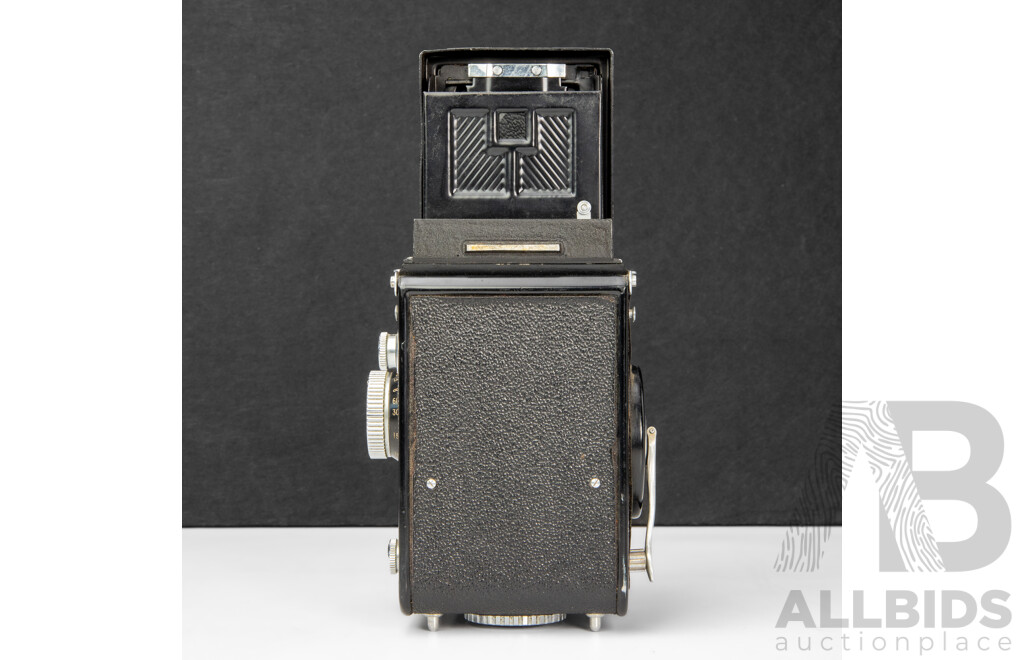 Yashica-Mat TLR Camera with Lumaxar 80mm F/3.5 Lens