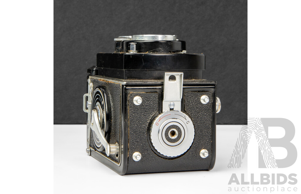 Yashica-Mat TLR Camera with Lumaxar 80mm F/3.5 Lens