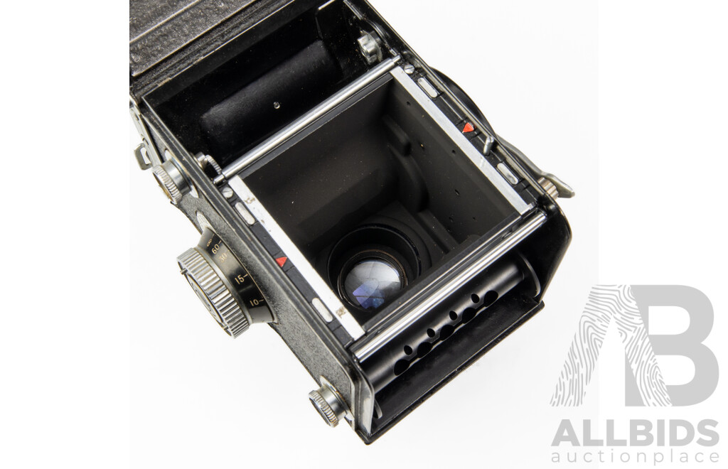 Yashica-Mat TLR Camera with Lumaxar 80mm F/3.5 Lens