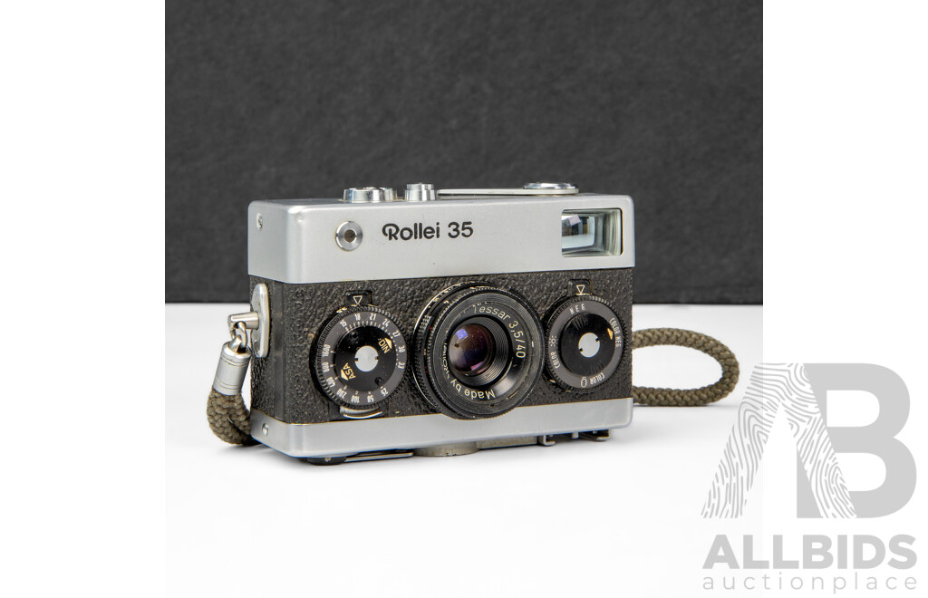 Rollei 35 Silver Compact 35mm Film Camera with First Edition Guide