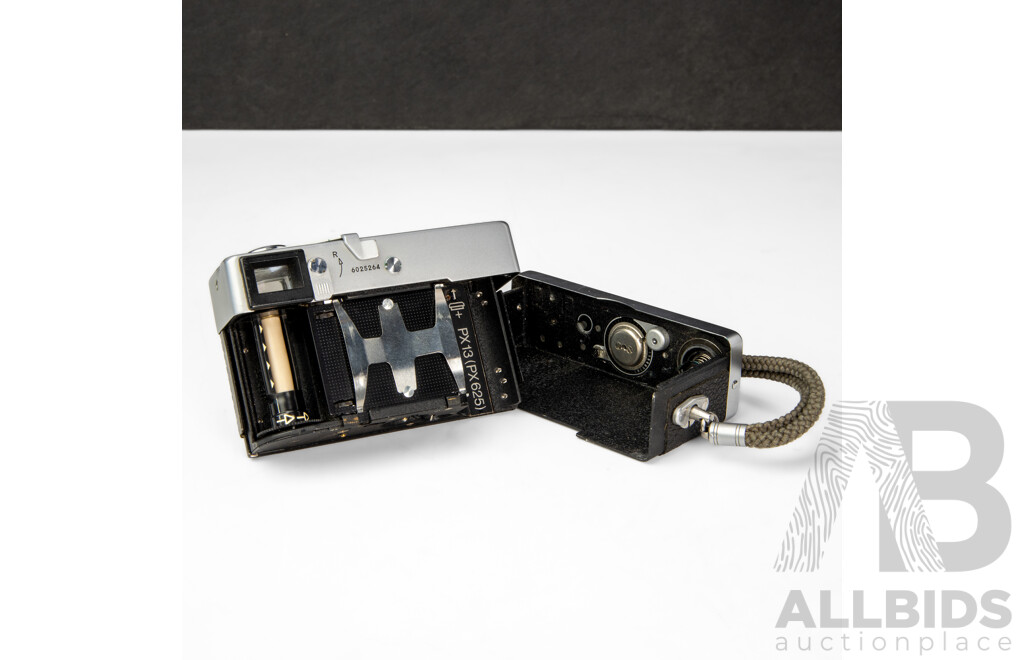 Rollei 35 Silver Compact 35mm Film Camera with First Edition Guide