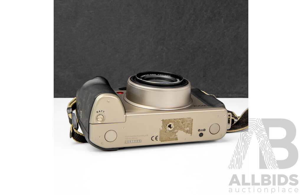 Fujifilm GA645Zi Professional Medium Format Camera with Original Lens Cap