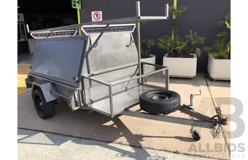 Resort Trailers 7' X 5' Enclosed Single Axle Box Trailer - Manufactured 10/2011