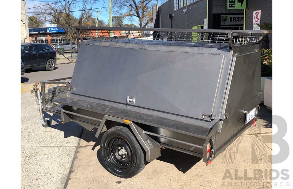 Resort Trailers 7' X 5' Enclosed Single Axle Box Trailer - Manufactured 10/2011
