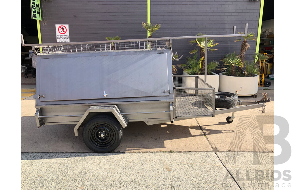 Resort Trailers 7' X 5' Enclosed Single Axle Box Trailer - Manufactured 10/2011