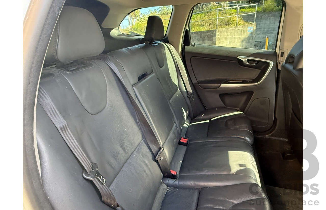 02/2014 Volvo Xc60 T5 KINETIC FWD DZ MY14 4D Wagon White 2.0L