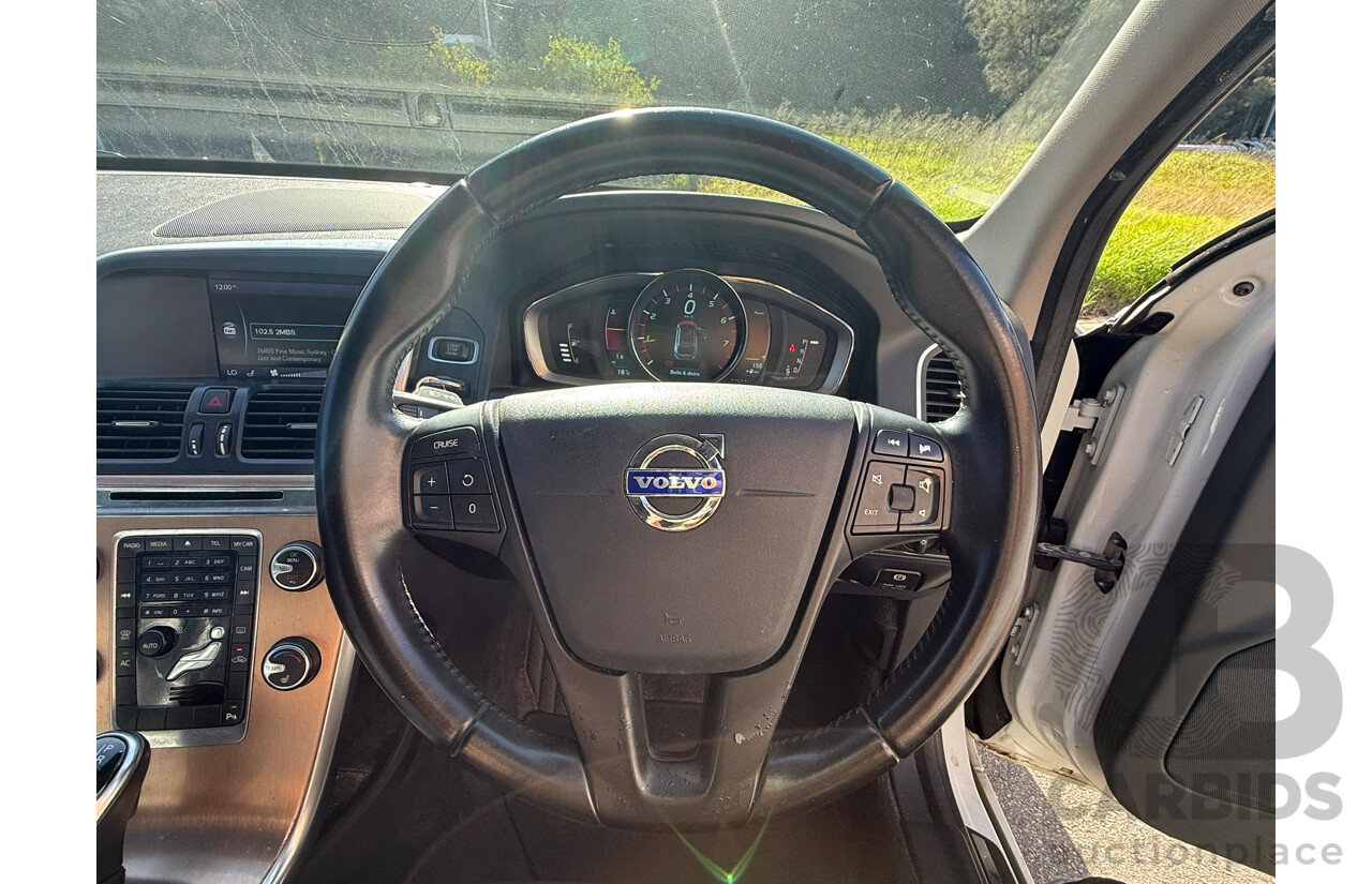 02/2014 Volvo Xc60 T5 KINETIC FWD DZ MY14 4D Wagon White 2.0L