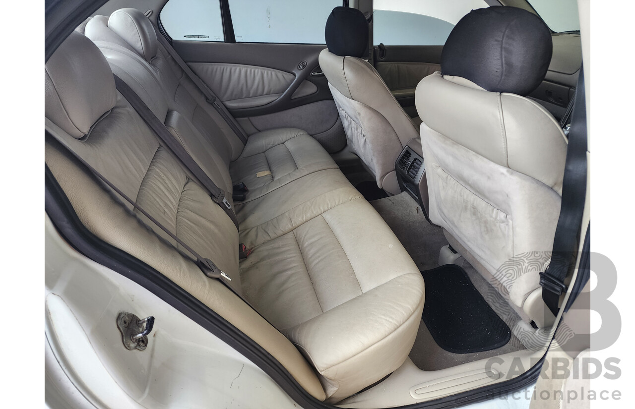 9/2002 Holden Calais  VXII 4d Sedan White 3.8L