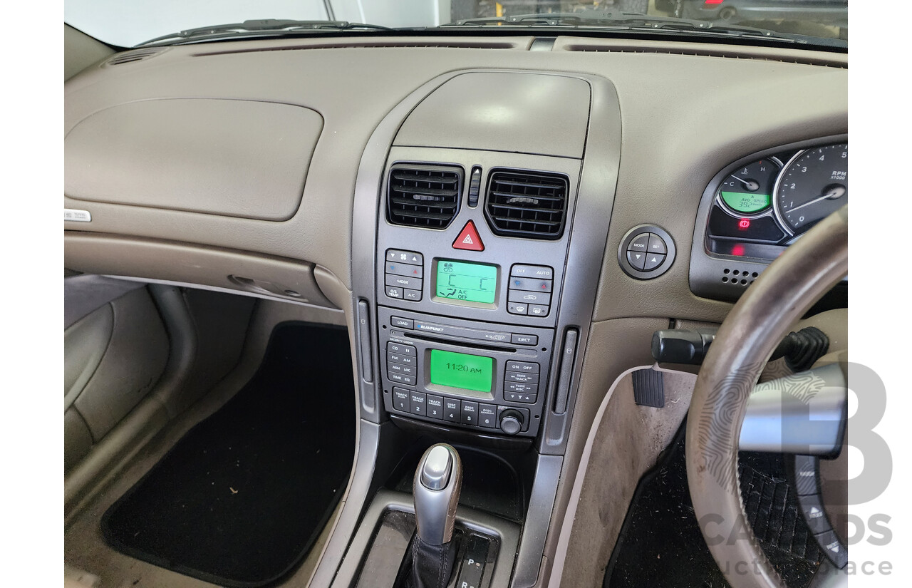 9/2002 Holden Calais  VXII 4d Sedan White 3.8L