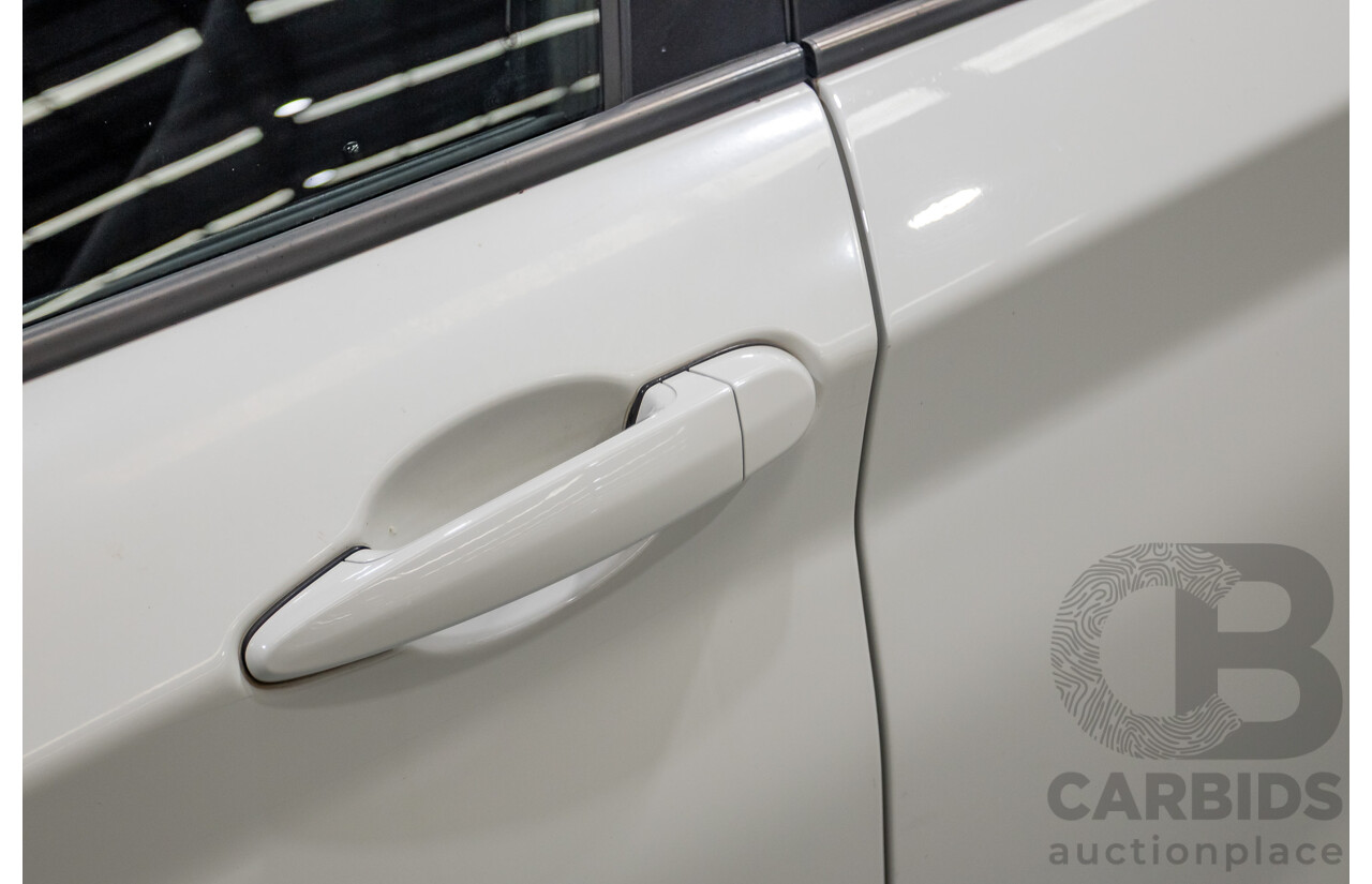 2/2015 BMW 116i Urban F20 MY15 5d Hatchback Alpine White Turbo 1.6L