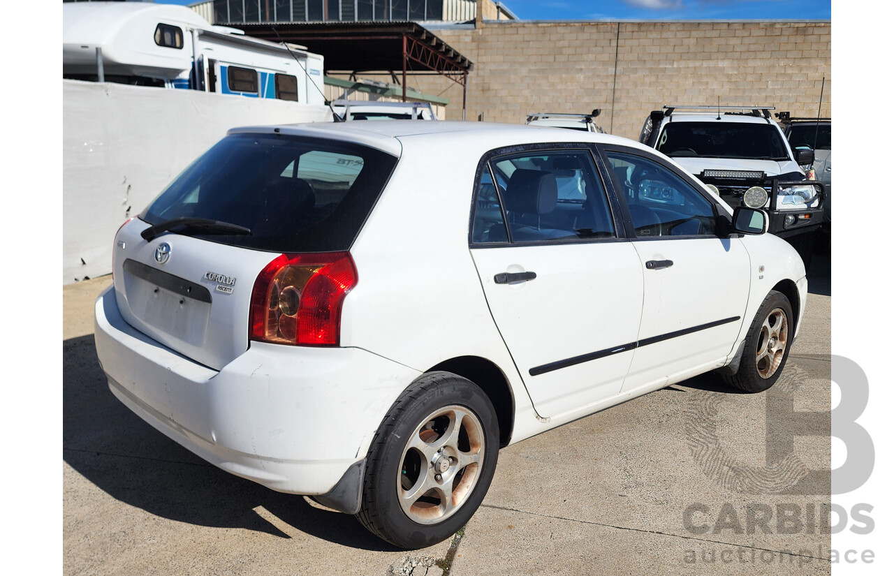 10/2004 Toyota Corolla Ascent SECA ZZE122R 5d Hatchback White 1.8L