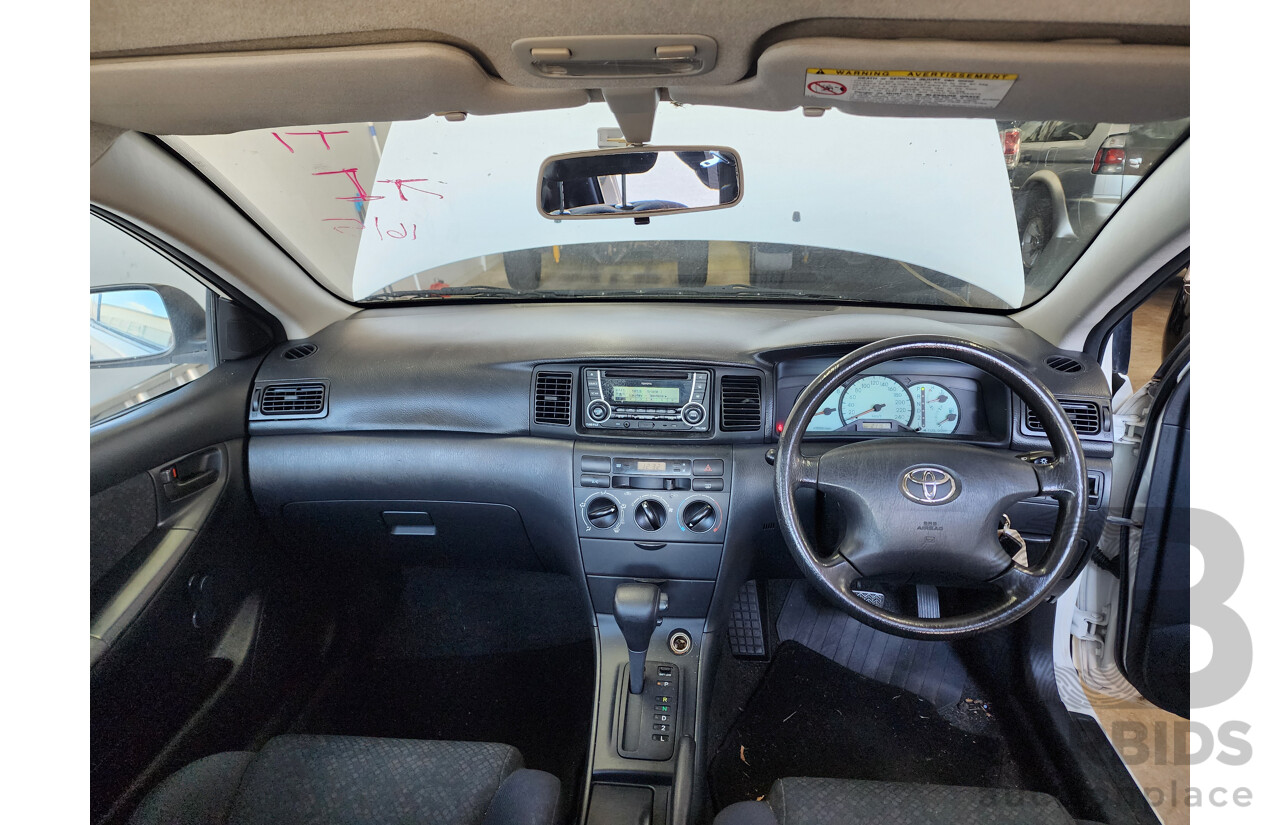 10/2004 Toyota Corolla Ascent SECA ZZE122R 5d Hatchback White 1.8L