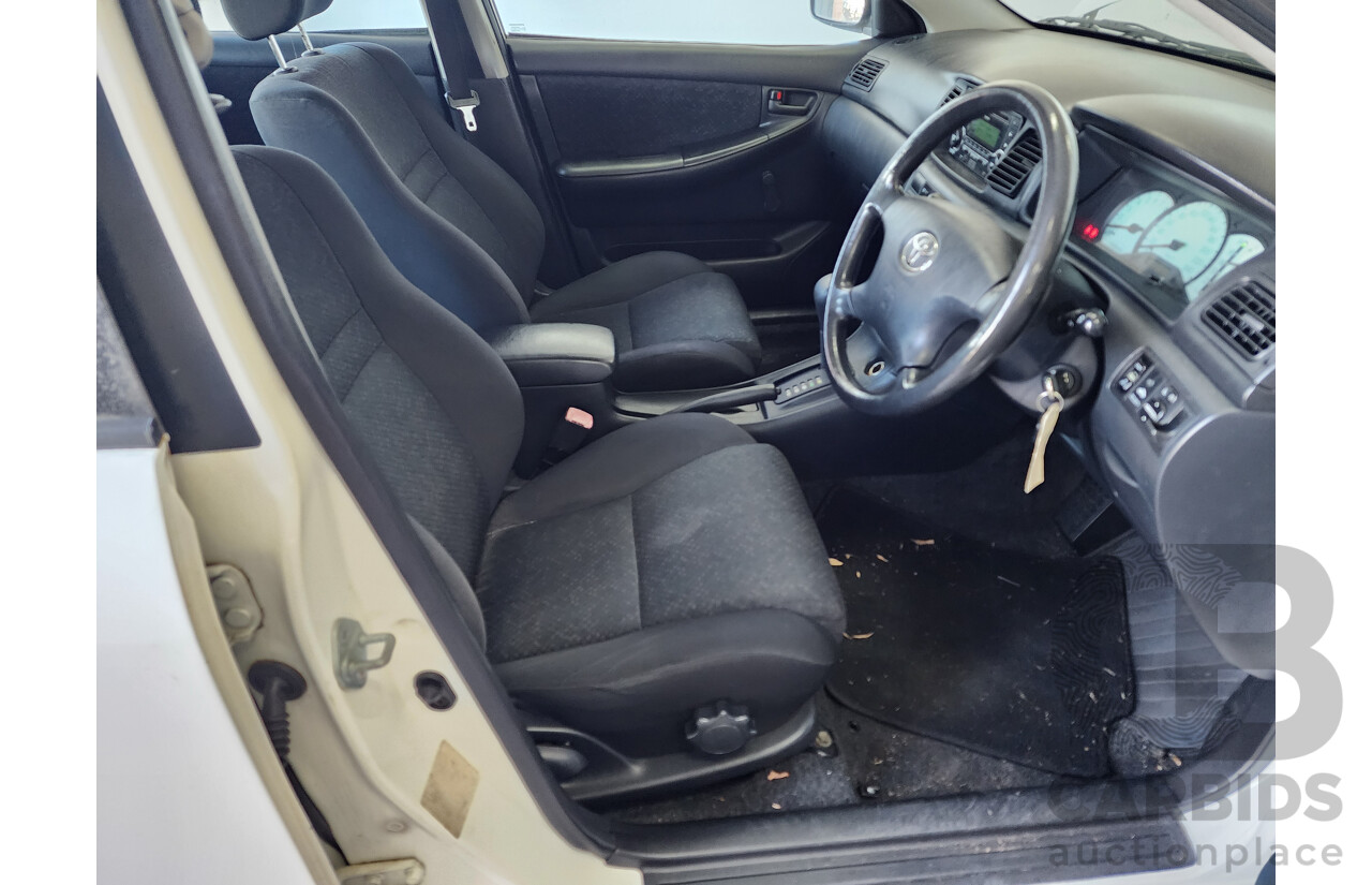 10/2004 Toyota Corolla Ascent SECA ZZE122R 5d Hatchback White 1.8L