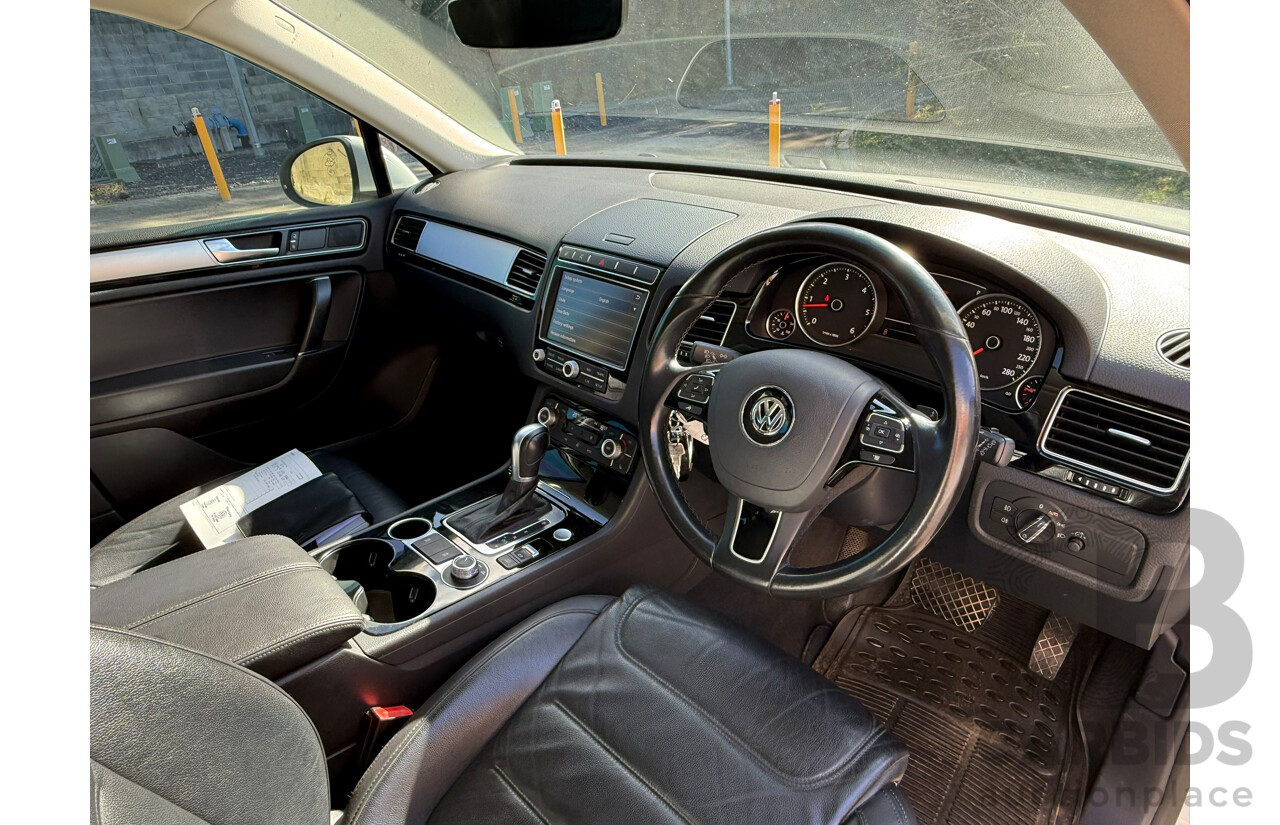 8/2016 Volkswagen Touareg 150 TDI ELEMENT AWD 7P MY17 4D Wagon White 3.0L