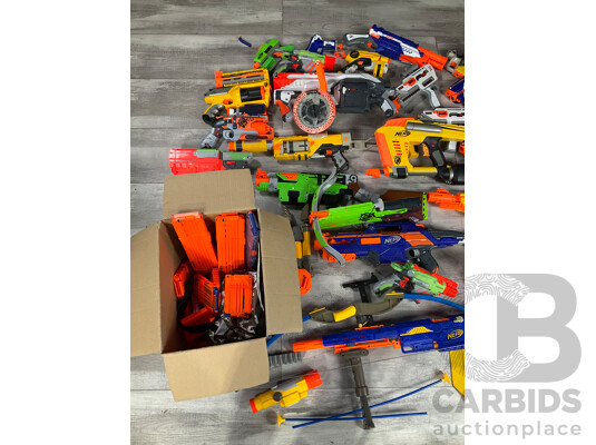 1661396 · Large Collection Nerf Guns with Bullets and Clips