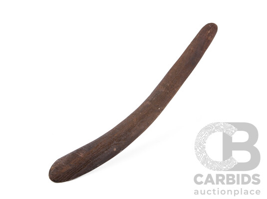 1660903 · Wonderful Vintage Indigenous-Australian Boomerang with Primitive Pyrographic Design, 61 Cm length (approx)