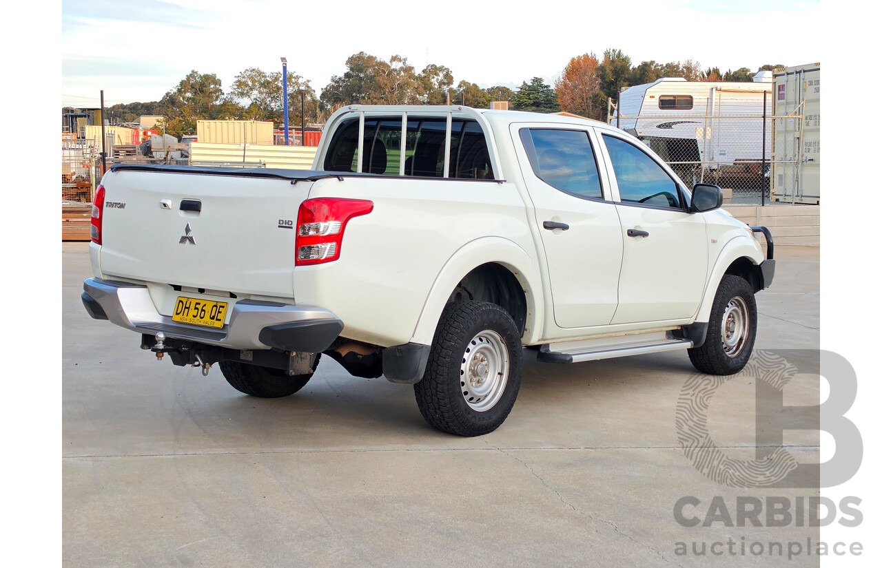 08/2017 Mitsubishi Triton GLX (4x4) MQ MY17 Dual Cab Utility White Turbo Diesel 2.4L