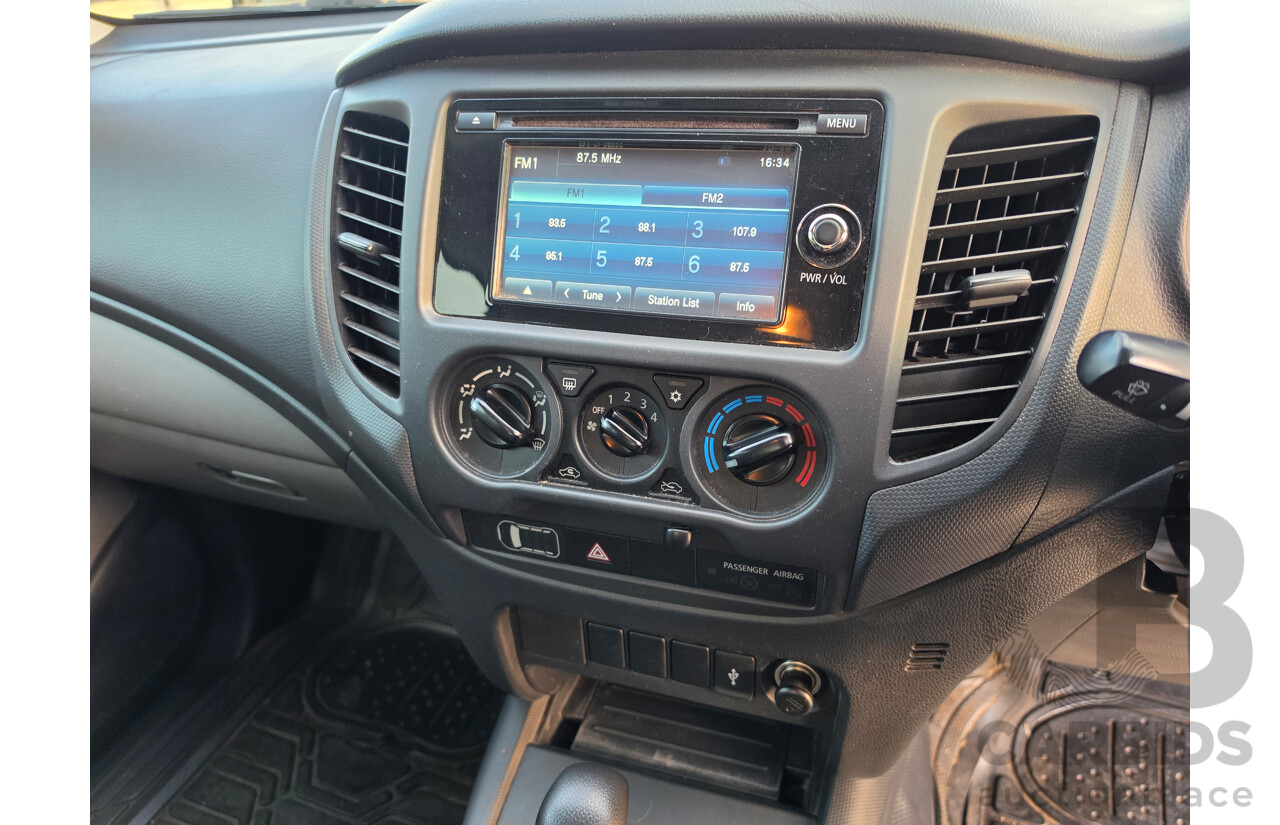 08/2017 Mitsubishi Triton GLX (4x4) MQ MY17 Dual Cab Utility White Turbo Diesel 2.4L