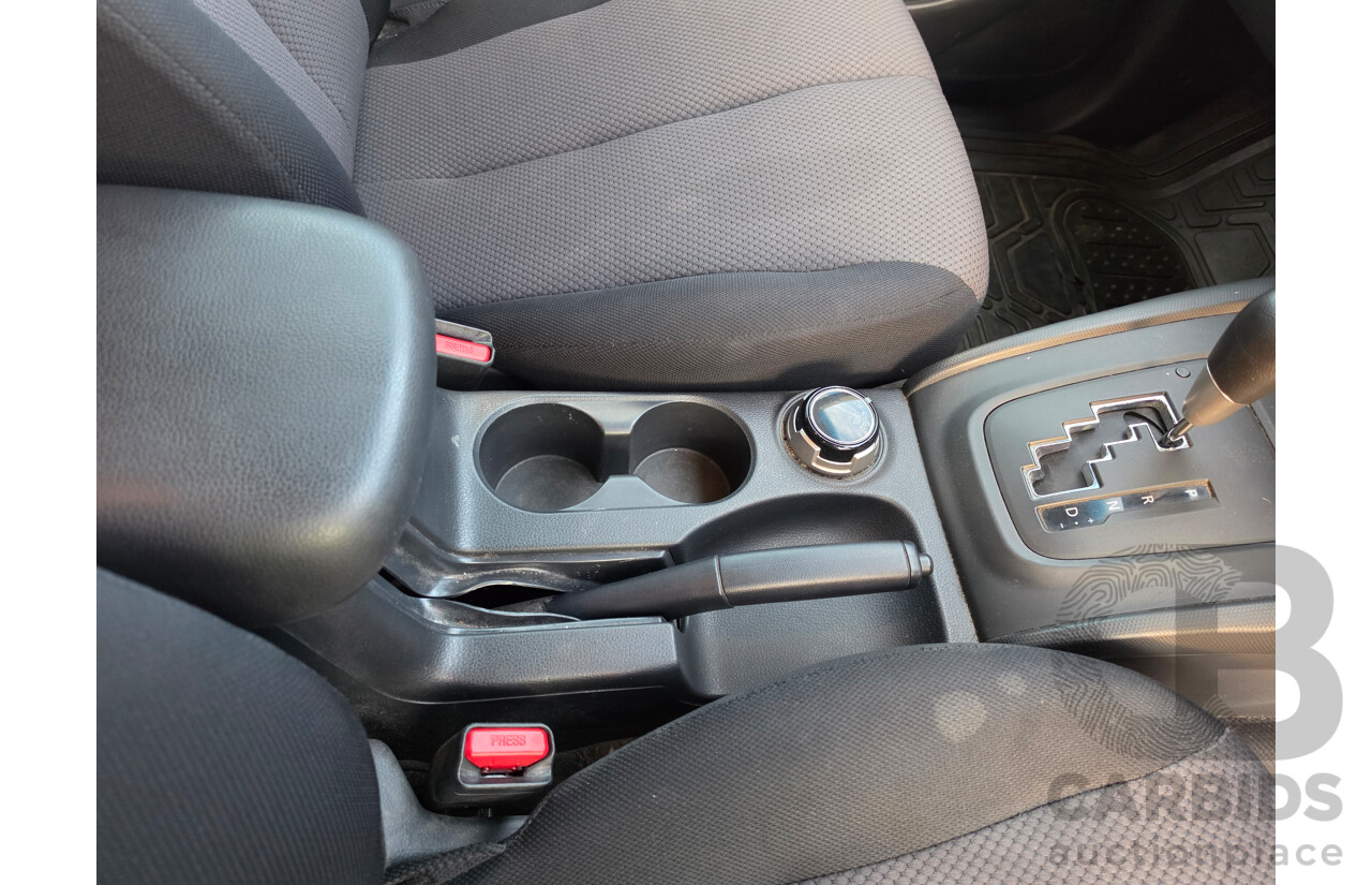 08/2017 Mitsubishi Triton GLX (4x4) MQ MY17 Dual Cab Utility White Turbo Diesel 2.4L