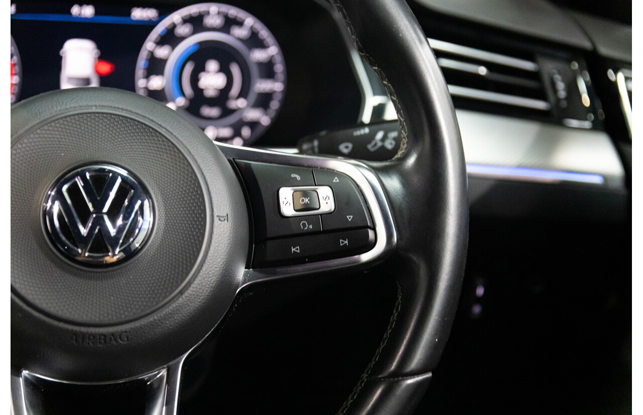 10/2017 Volkswagen Arteon 206TSI R-Line (AWD) MY18 5d Liftback Atlantic Blue Metallic Turbo 2.0L