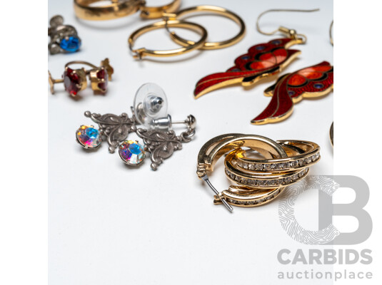 1660571 · Collection of Gold & Silver Tone Earrings - Lot of 8