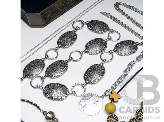 1660595 · Collection of (4) Silver Tone Necklaces a Silver Tone Belt in a Pewter Jewellery Box - Lot of 6