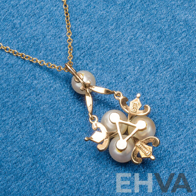 18ct Yellow Gold Chain & 9ct Pendant with Pearls. Length - 38.5cms