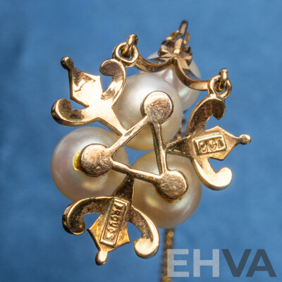 18ct Yellow Gold Chain & 9ct Pendant with Pearls. Length - 38.5cms