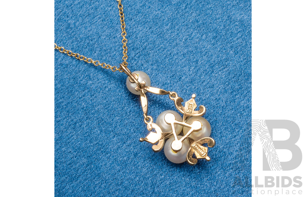 18ct Yellow Gold Chain & 9ct Pendant with Pearls. Length - 38.5cms