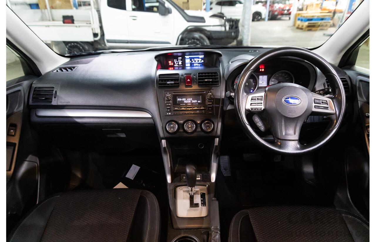 3/2014 Subaru Forester 2.5i MY14 4d Wagon White 2.5L