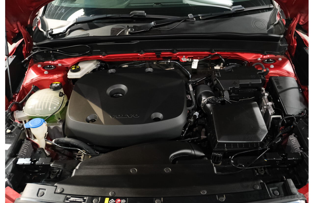 06/2018 Volvo XC40 T4 Momentum (FWD) 536 MY19 4d Wagon Fusion Red Metallic 2.0L