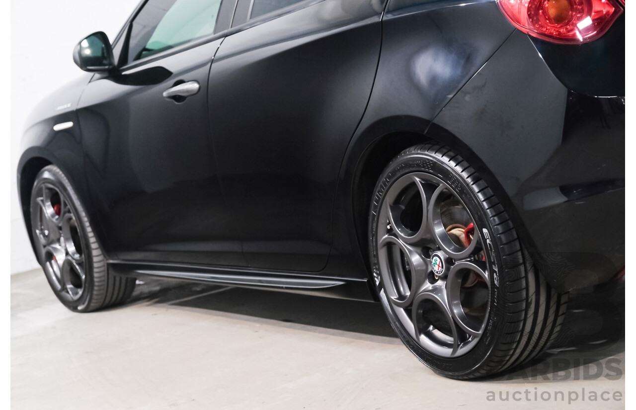 10/2017 Alfa Romeo Giulietta Veloce TCT (FWD) Series 2 5d Hatchback Alfa Black Turbo 1.7L