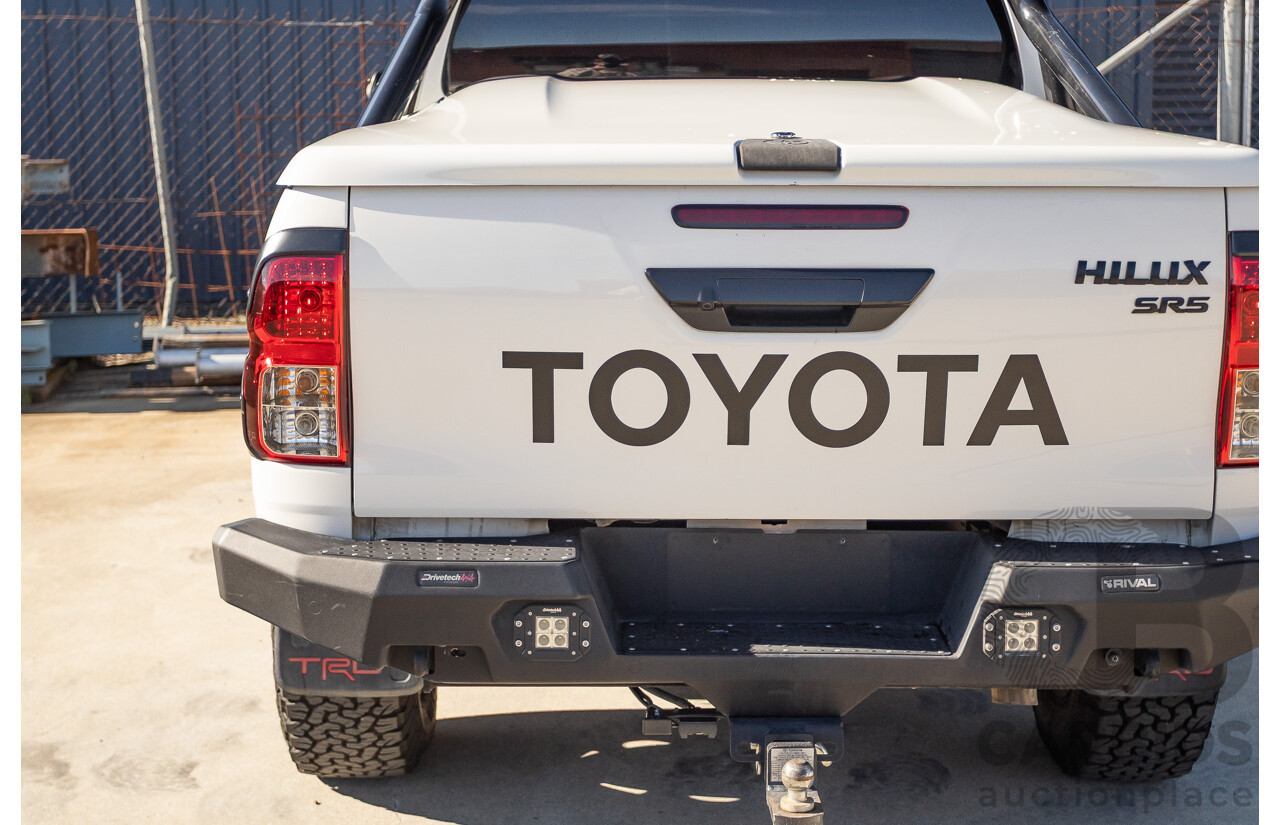 8/2017 Toyota Hilux TRD SR5 (4x4) GUN126R MY17 Dual Cab Utility White Turbo Diesel 2.8L
