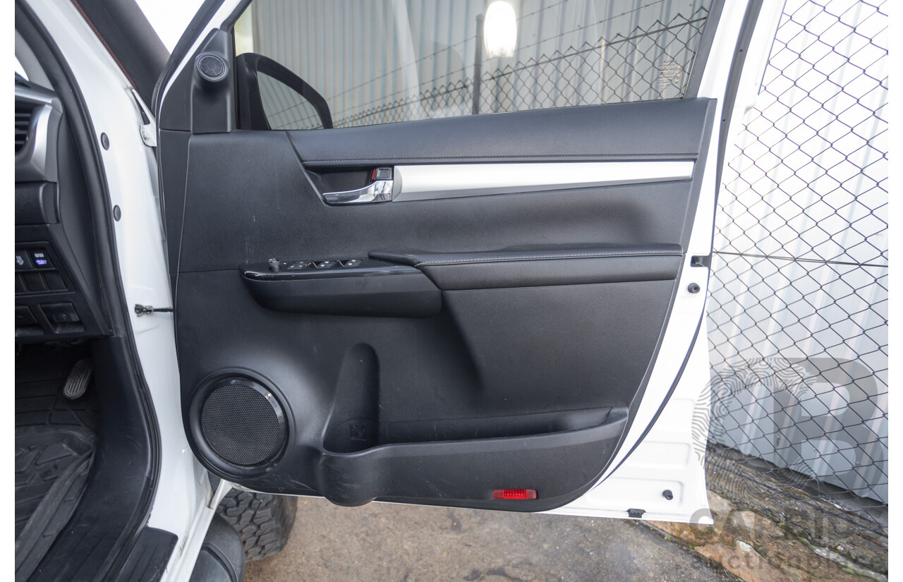 8/2017 Toyota Hilux TRD SR5 (4x4) GUN126R MY17 Dual Cab Utility White Turbo Diesel 2.8L